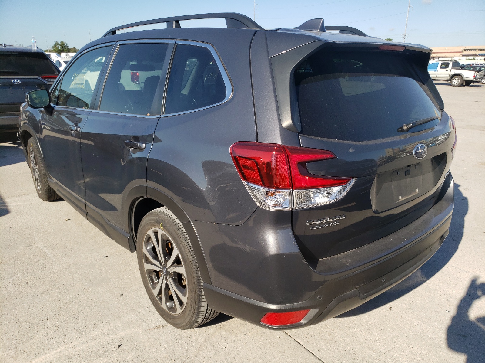Photo 3 from auction – 2020 SUBARU FORESTER L with VIN JF2SKAUC8LH519852