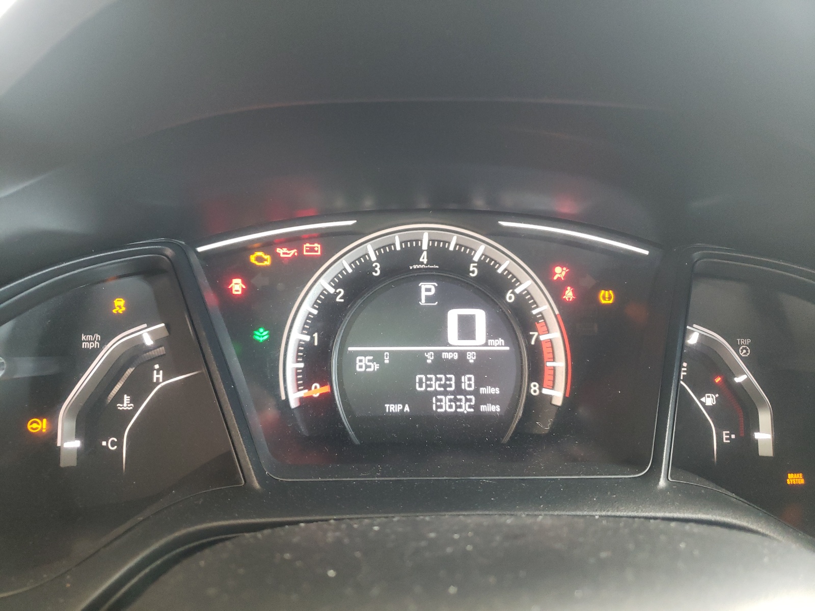 Photo 8 from auction – 2018 HONDA CIVIC LX with VIN 2HGFC2F50JH578923