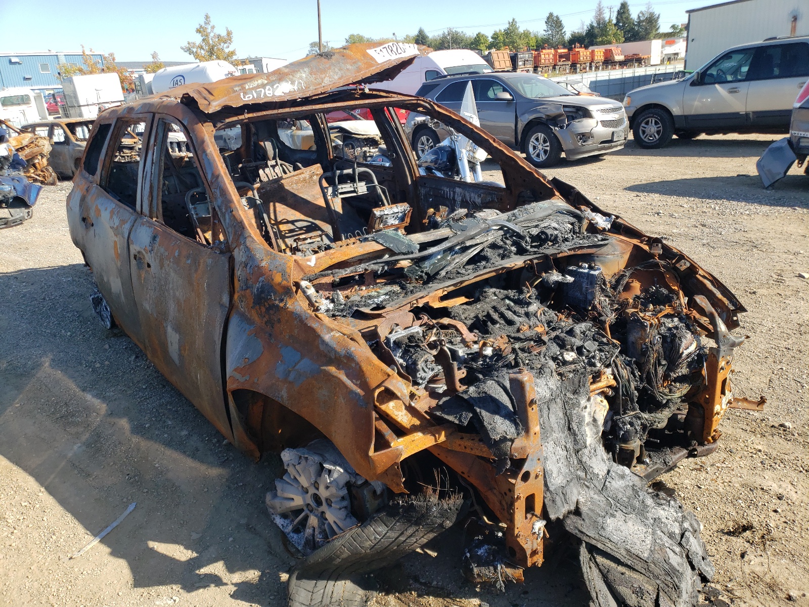 NISSAN PATHFINDER 2017 with VIN 5N1DR2MM2HC634268 - Photo from auction