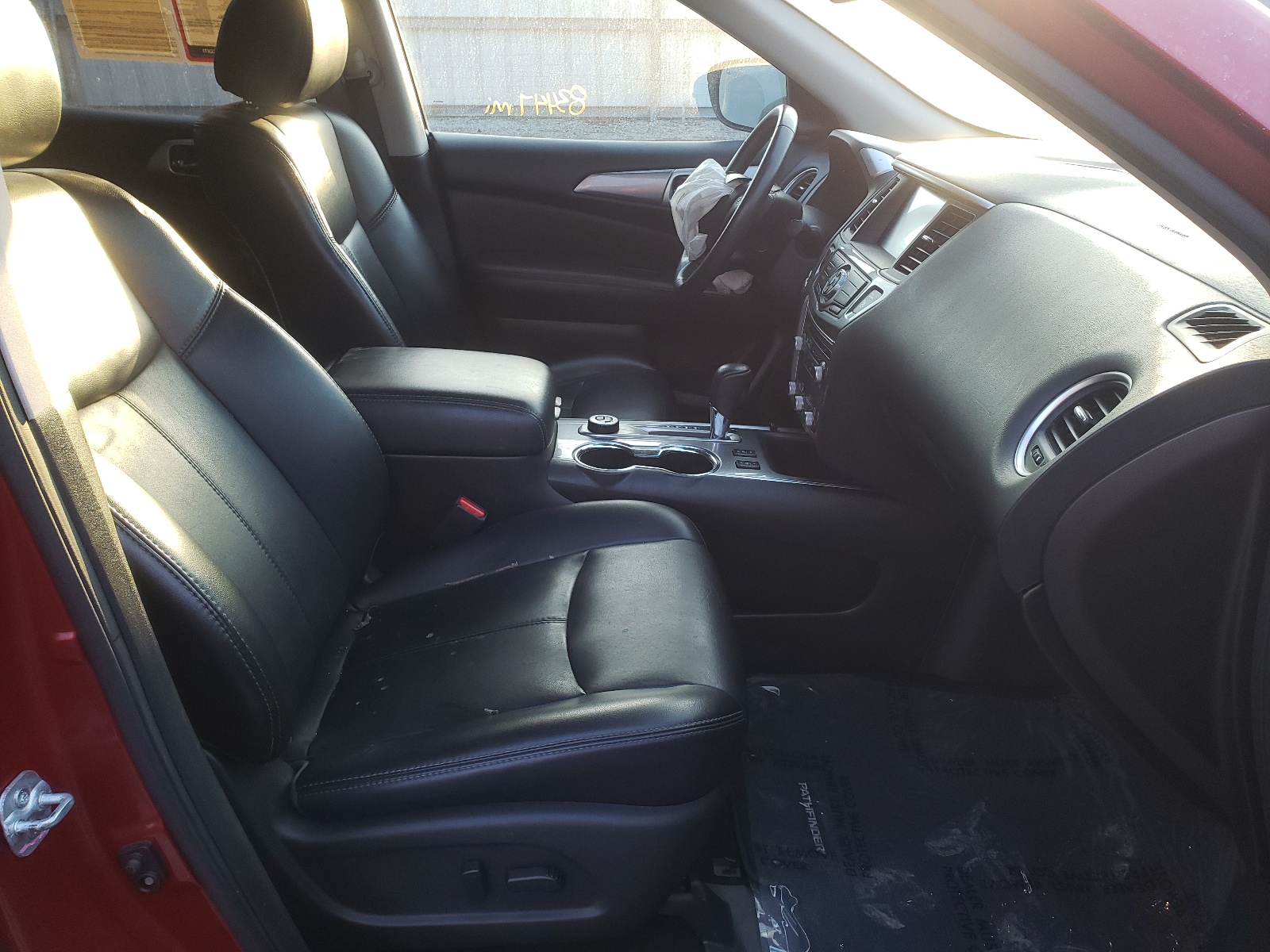 Photo 5 from auction – 2017 NISSAN PATHFINDER with VIN 5N1DR2MMXHC635863