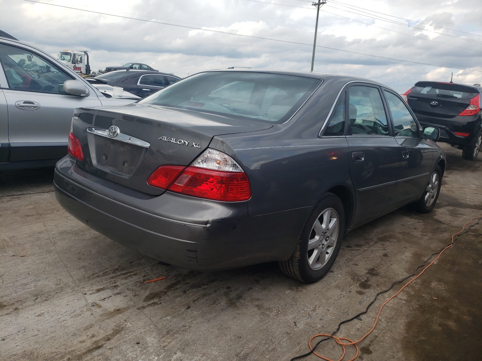 Photo 4 from auction – 2004 TOYOTA AVALON XL with VIN 4T1BF28B44U385680
