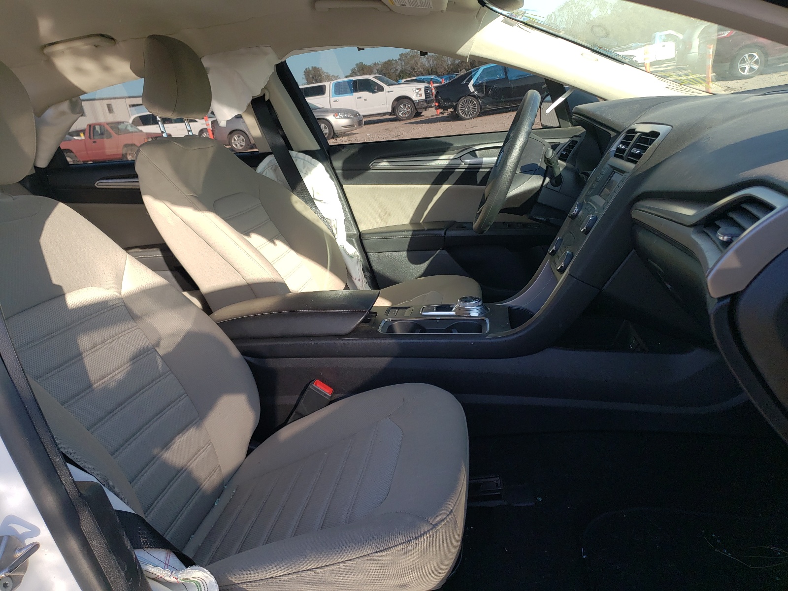 Photo 5 from auction – 2020 FORD FUSION S with VIN 3FA6P0G73LR169576