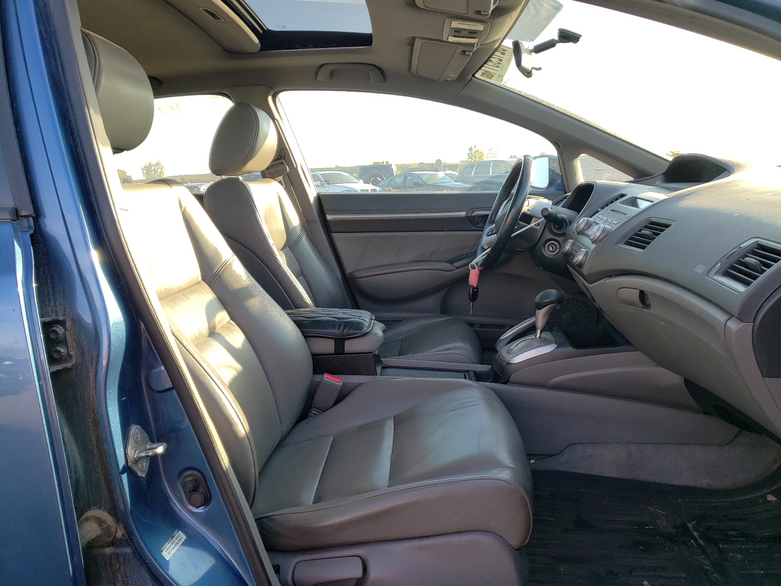 Photo 5 from auction – 2008 HONDA CIVIC EXL with VIN 2HGFA16908H004075