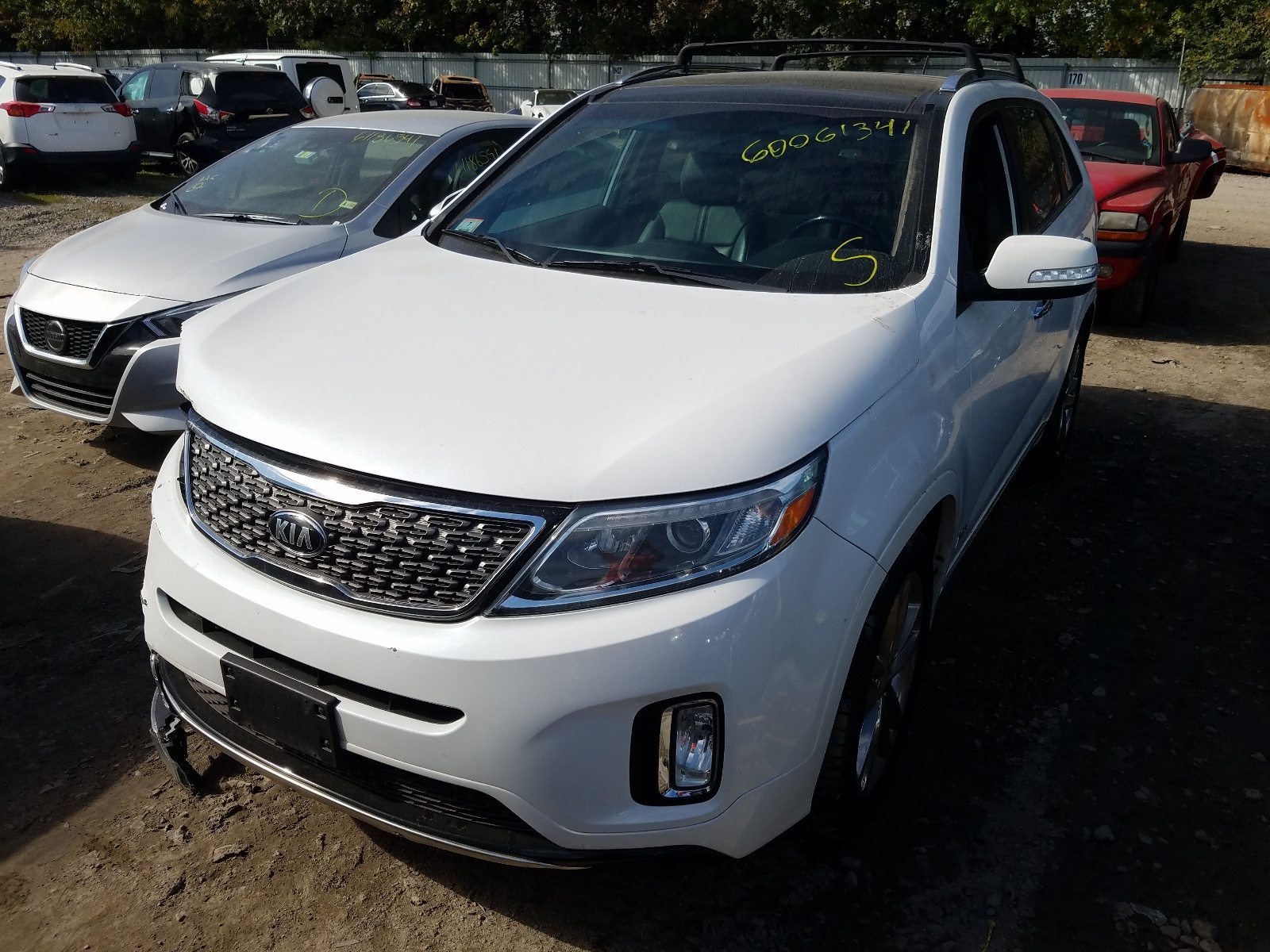 Photo 2 from auction – 2015 KIA SORENTO SX with VIN 5XYKWDA72FG618255