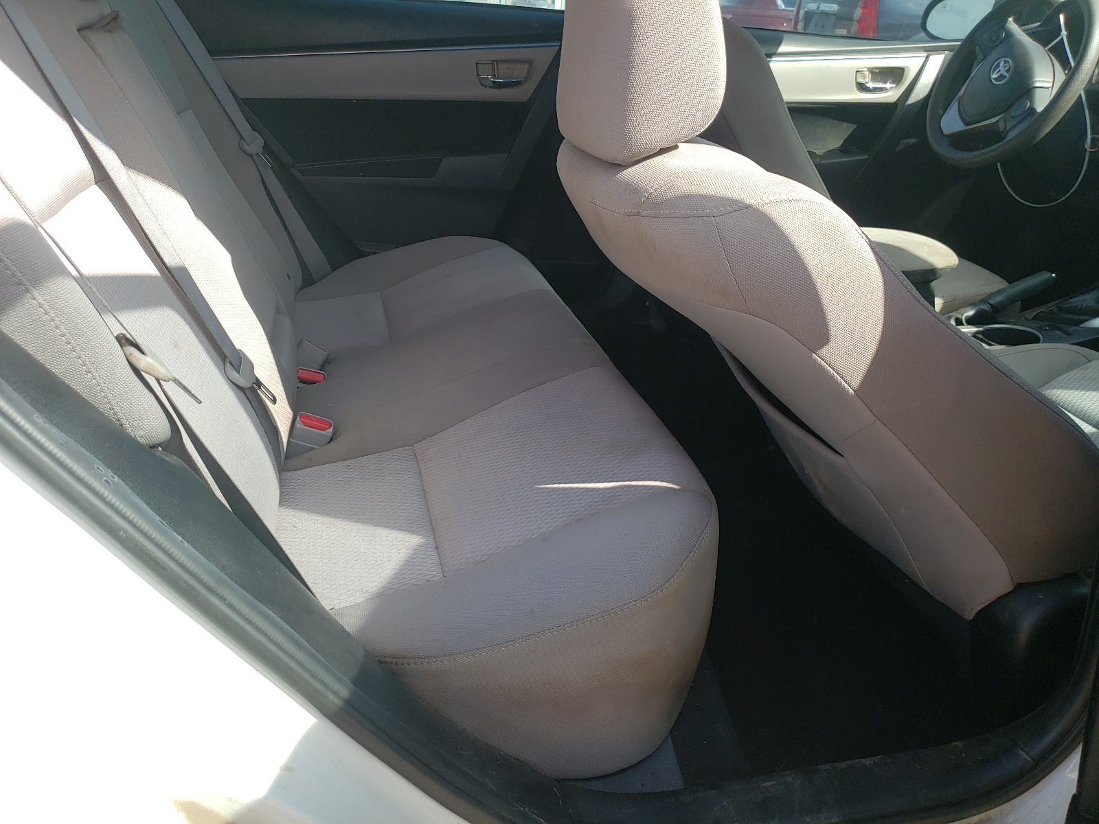 Photo 6 from auction – 2015 TOYOTA COROLLA L with VIN 5YFBURHE7FP307830