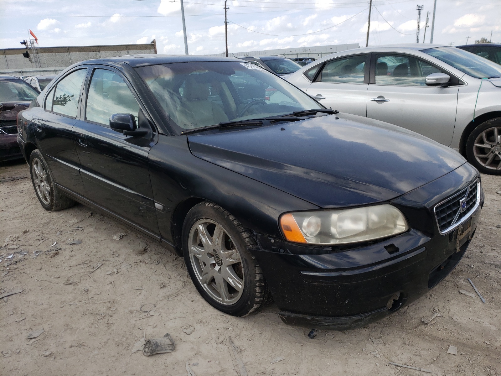VOLVO S60 2.5T 2005 with VIN YV1RH592652438769 - Photo from auction