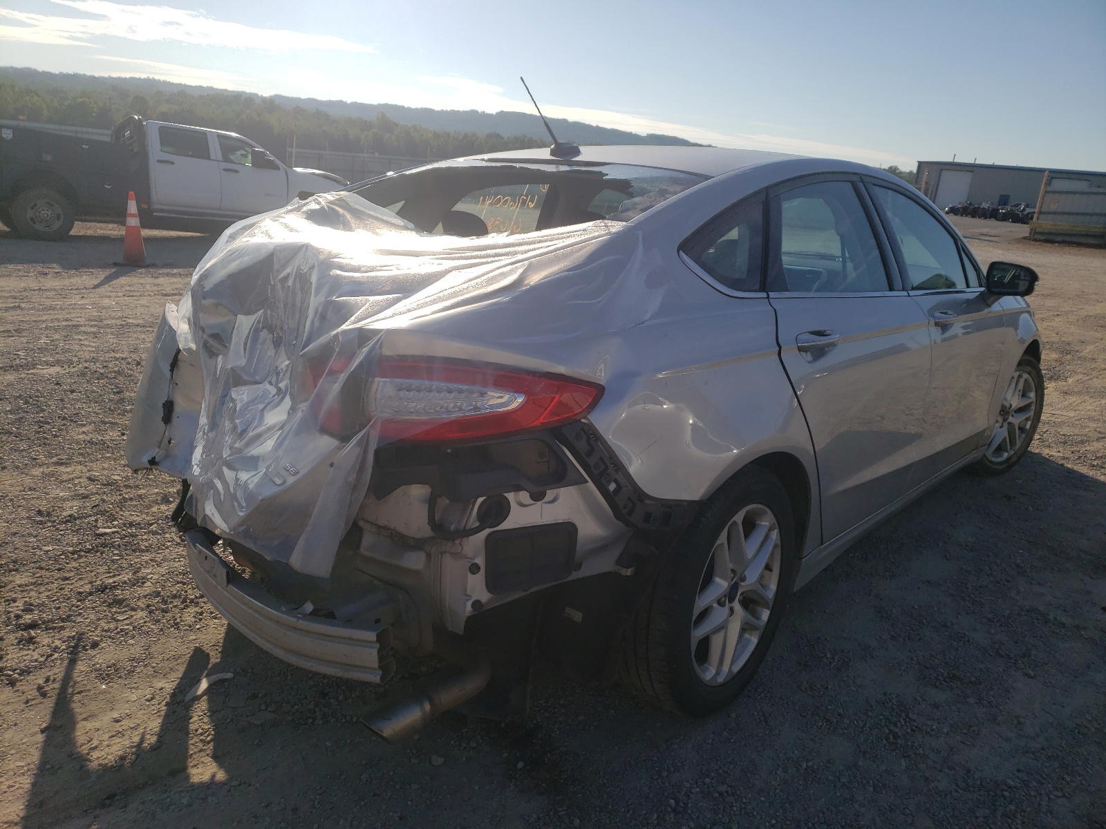 Photo 4 from auction – 2015 FORD FUSION with VIN 3FA6P0HD0FR275539
