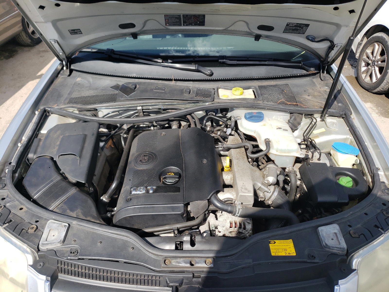 Photo 7 from auction – 2004 VOLKSWAGEN PASSAT with VIN WVWPD63B34E220406