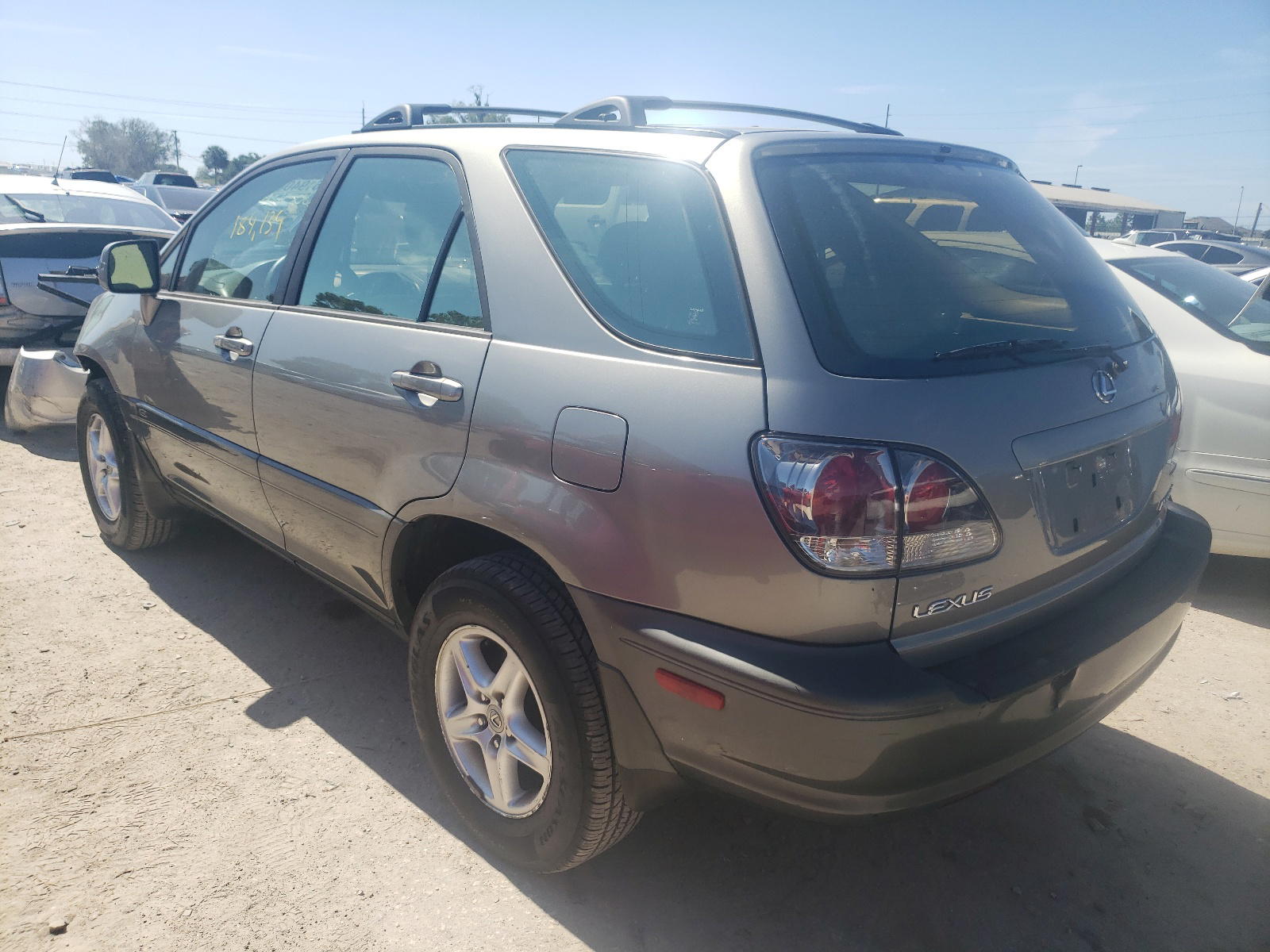 Photo 3 from auction – 2003 LEXUS RX 300 with VIN JTJGF10U630150492