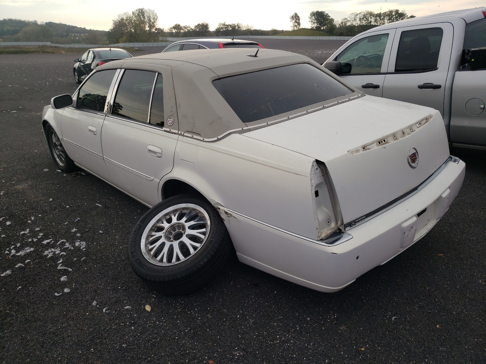 Photo 3 from auction – 2007 CADILLAC DTS with VIN 1G6KD57Y37U116515