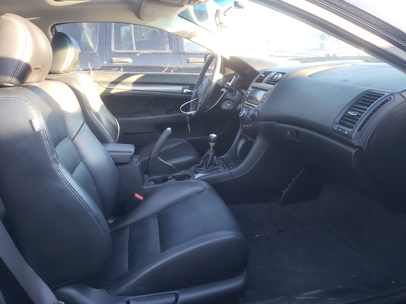Photo 5 from auction – 2005 HONDA ACCORD EX with VIN 1HGCM81675A014452