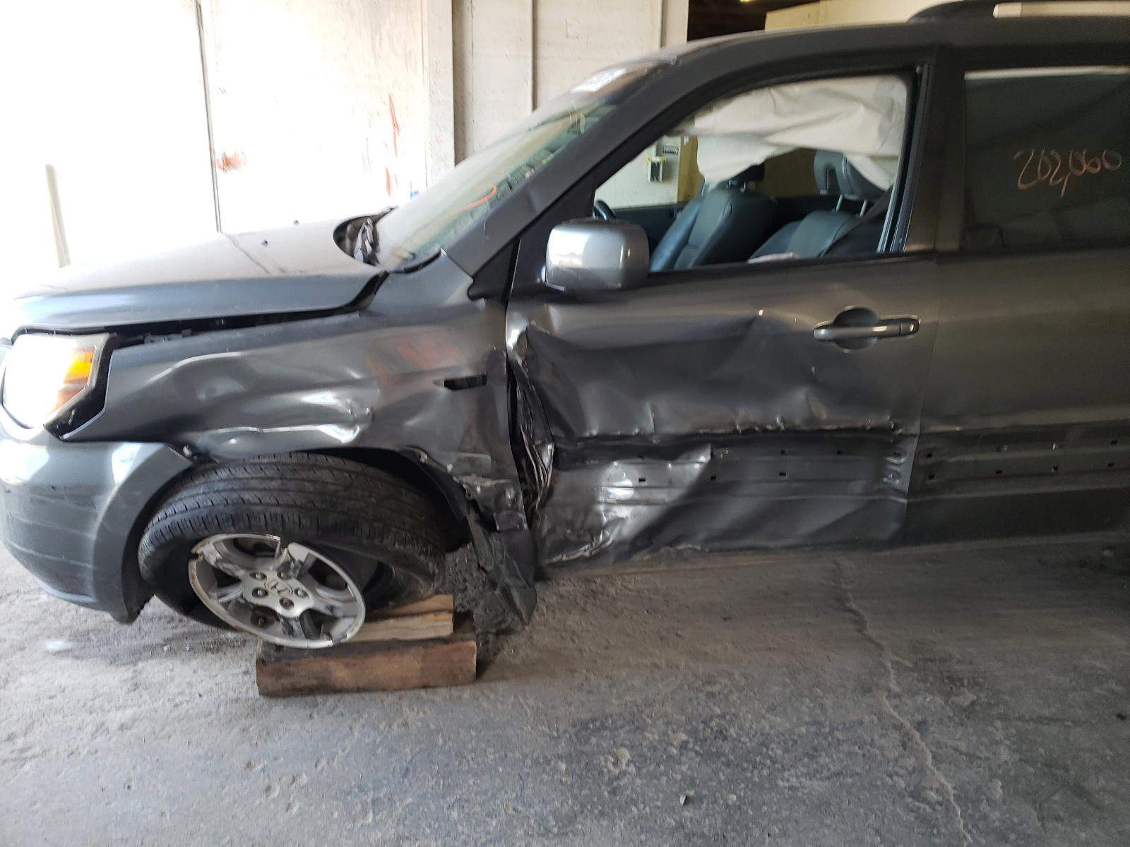 Photo 9 from auction – 2008 HONDA PILOT EXL with VIN 5FNYF28538B006028