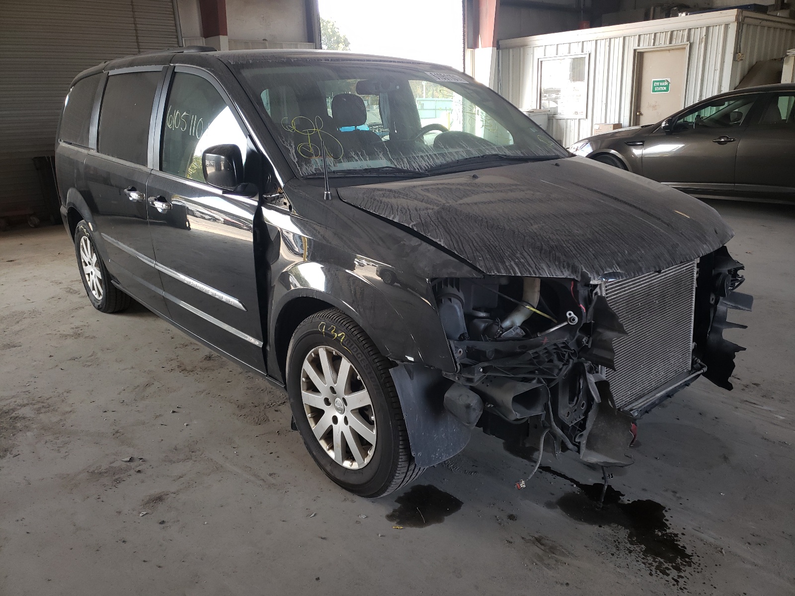 CHRYSLER TOWN & COU 2016 with VIN 2C4RC1BG3GR112127 - Photo from auction