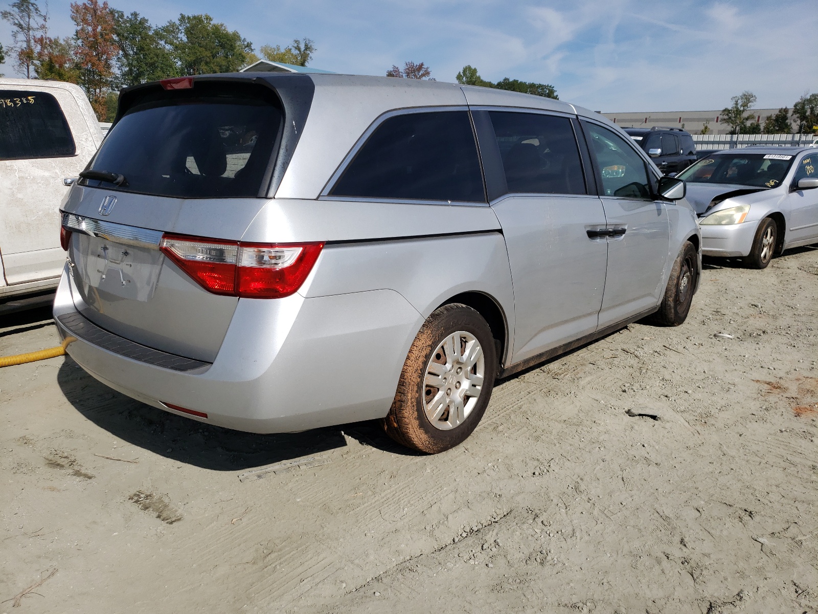 Photo 4 from auction – 2011 HONDA ODYSSEY LX with VIN 5FNRL5H23BB064913