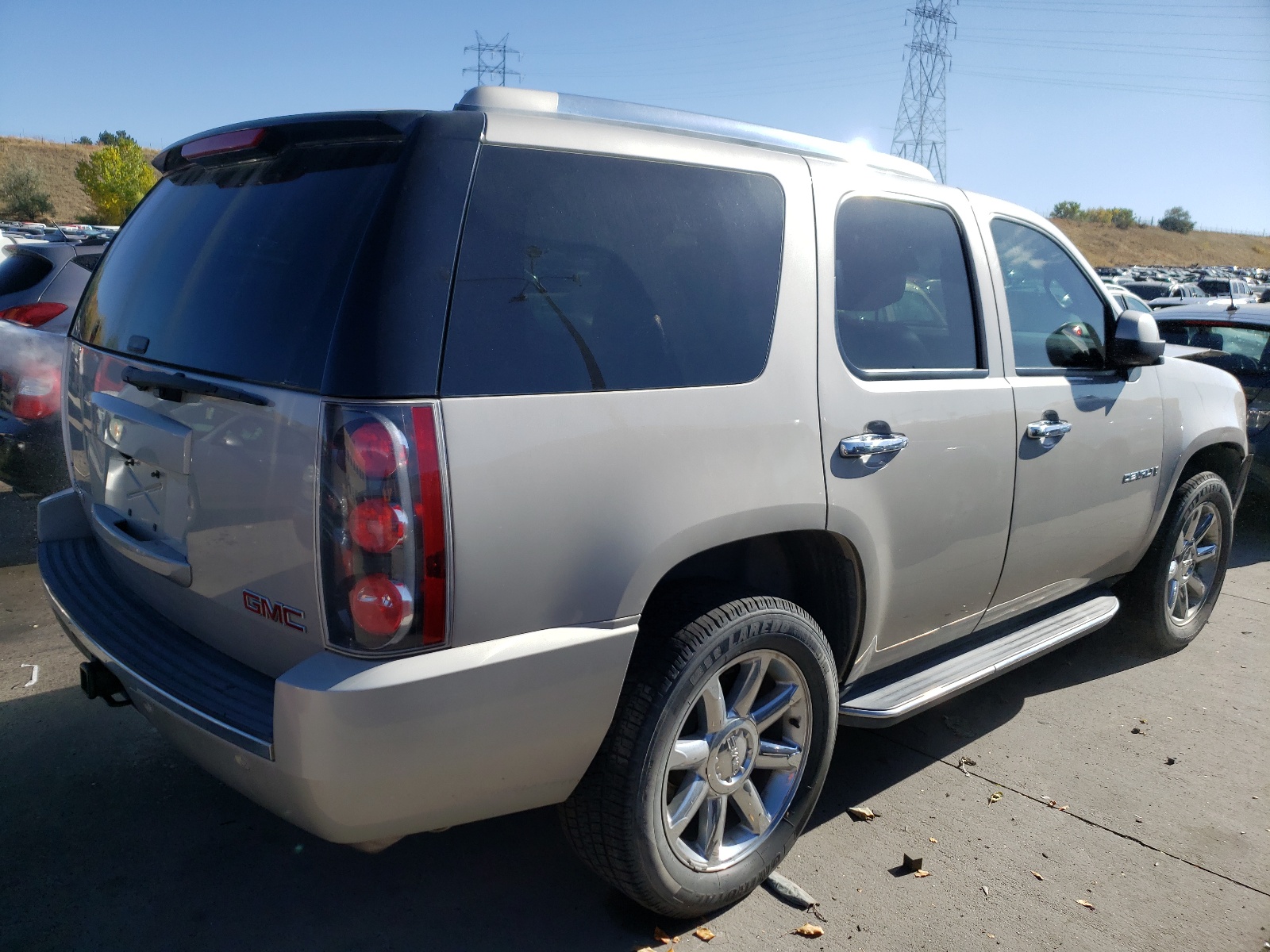 Photo 4 from auction – 2008 GMC YUKON DENA with VIN 1GKFK63898J171770