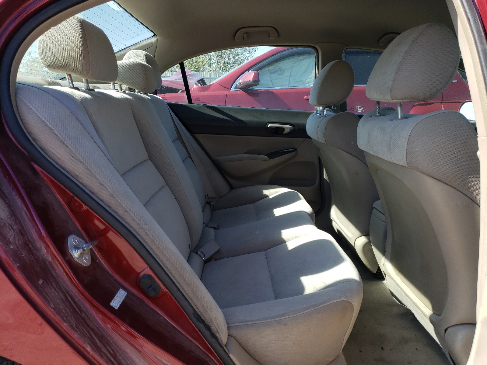 Photo 6 from auction – 2011 HONDA CIVIC LX with VIN 19XFA1F53BE026957