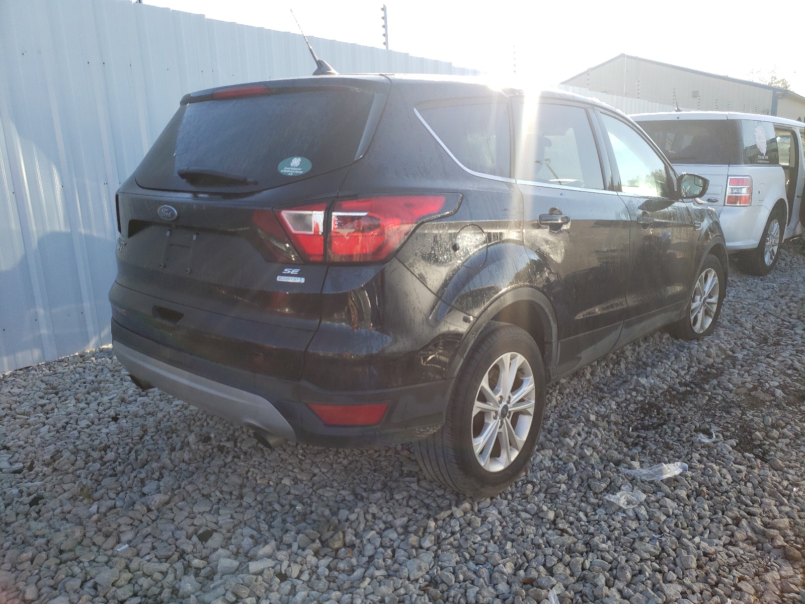 Photo 4 from auction – 2019 FORD ESCAPE SE with VIN 1FMCU0GD7KUA60987