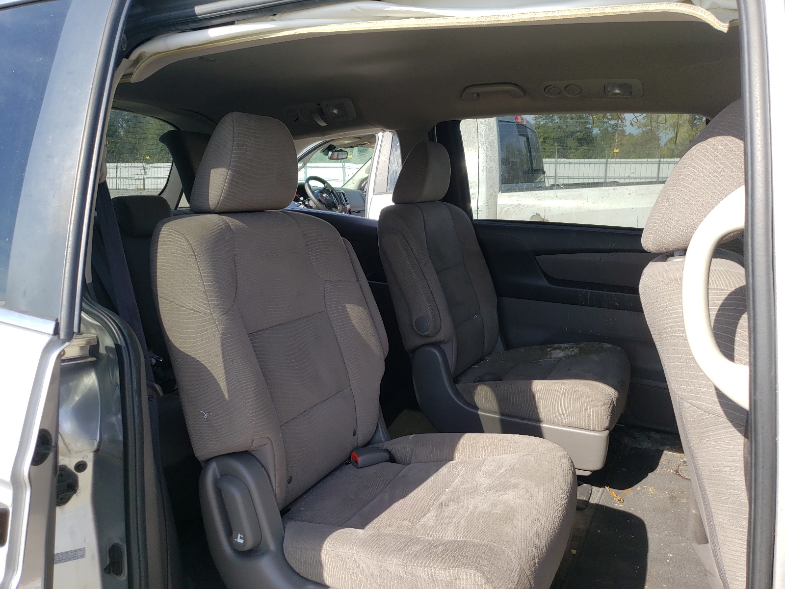 Photo 6 from auction – 2011 HONDA ODYSSEY LX with VIN 5FNRL5H23BB064913
