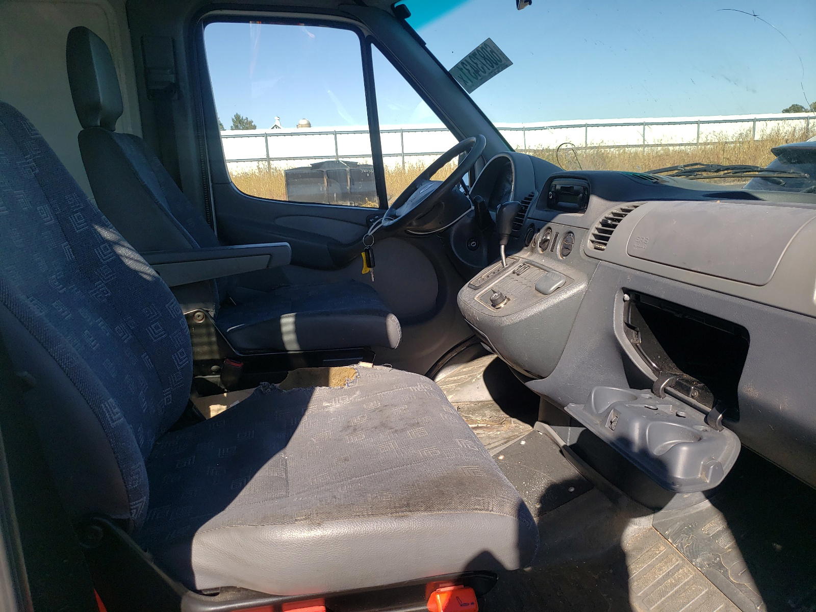 Photo 5 from auction – 2006 FREIGHTLINER SPRINTER 2 with VIN WDYPD644065913893