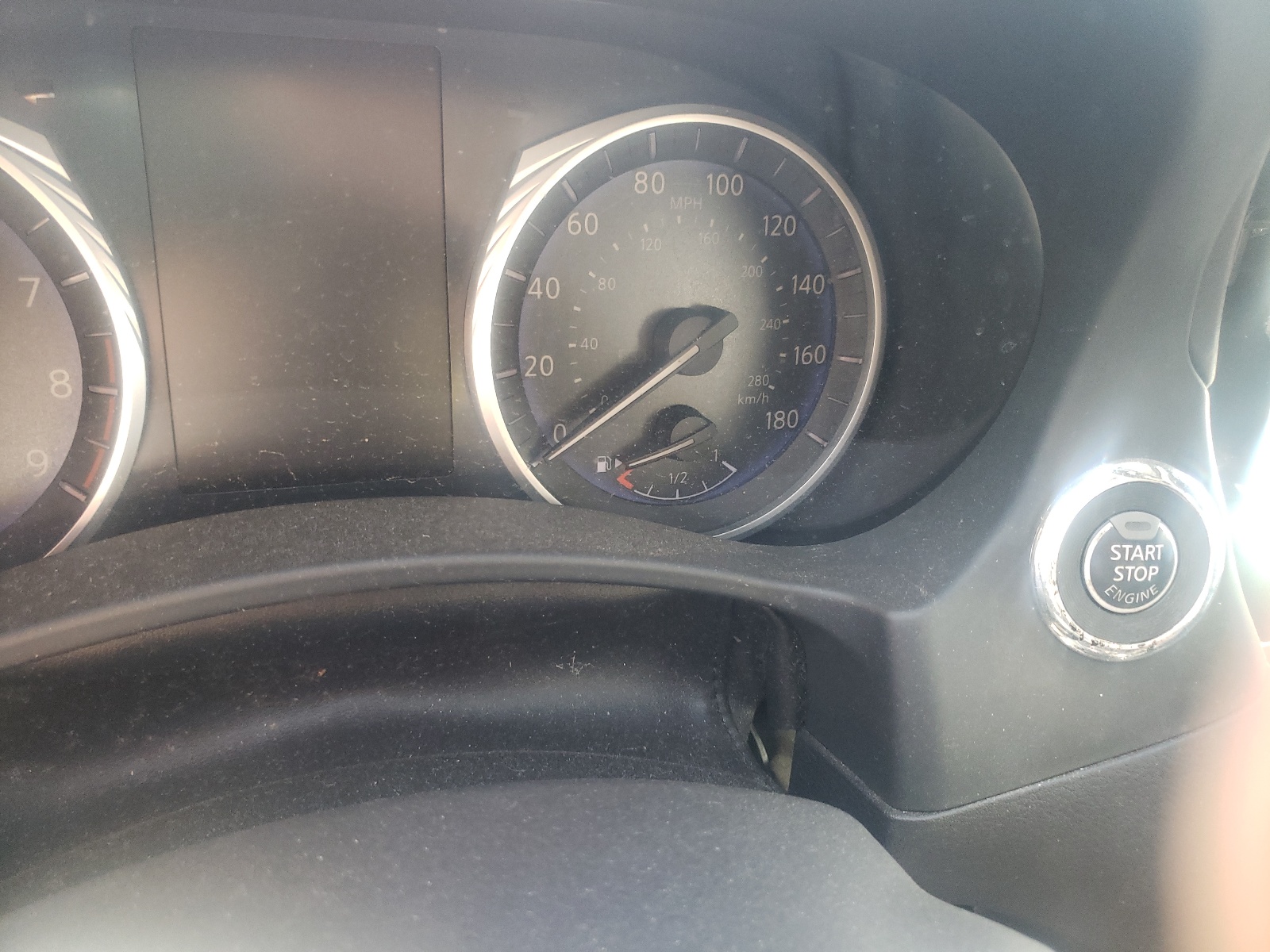 Photo 8 from auction – 2015 INFINITI Q50 BASE with VIN JN1BV7AR4FM412703