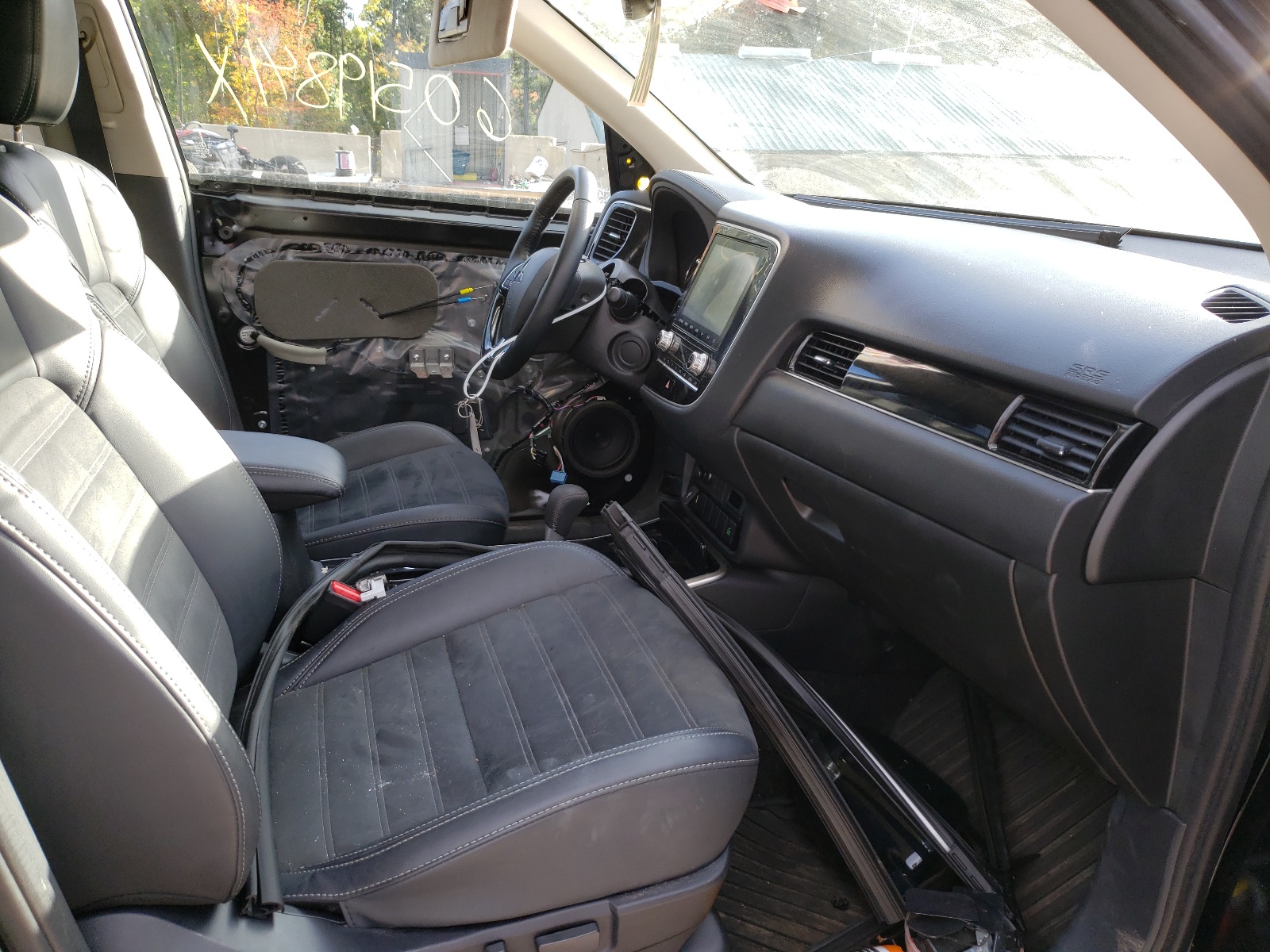 Photo 5 from auction – 2020 MITSUBISHI OUTLANDER with VIN JA4AZ3A34LZ045828