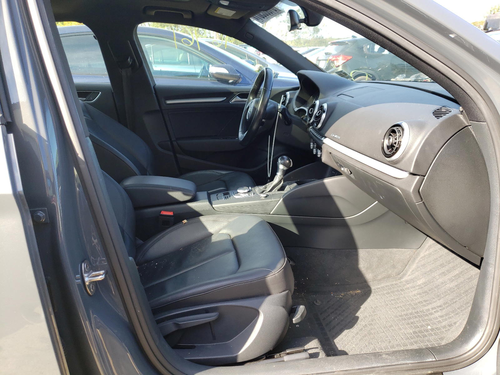 Photo 5 from auction – 2017 AUDI A3 PREMIUM with VIN WAUB8GFFXH1006588