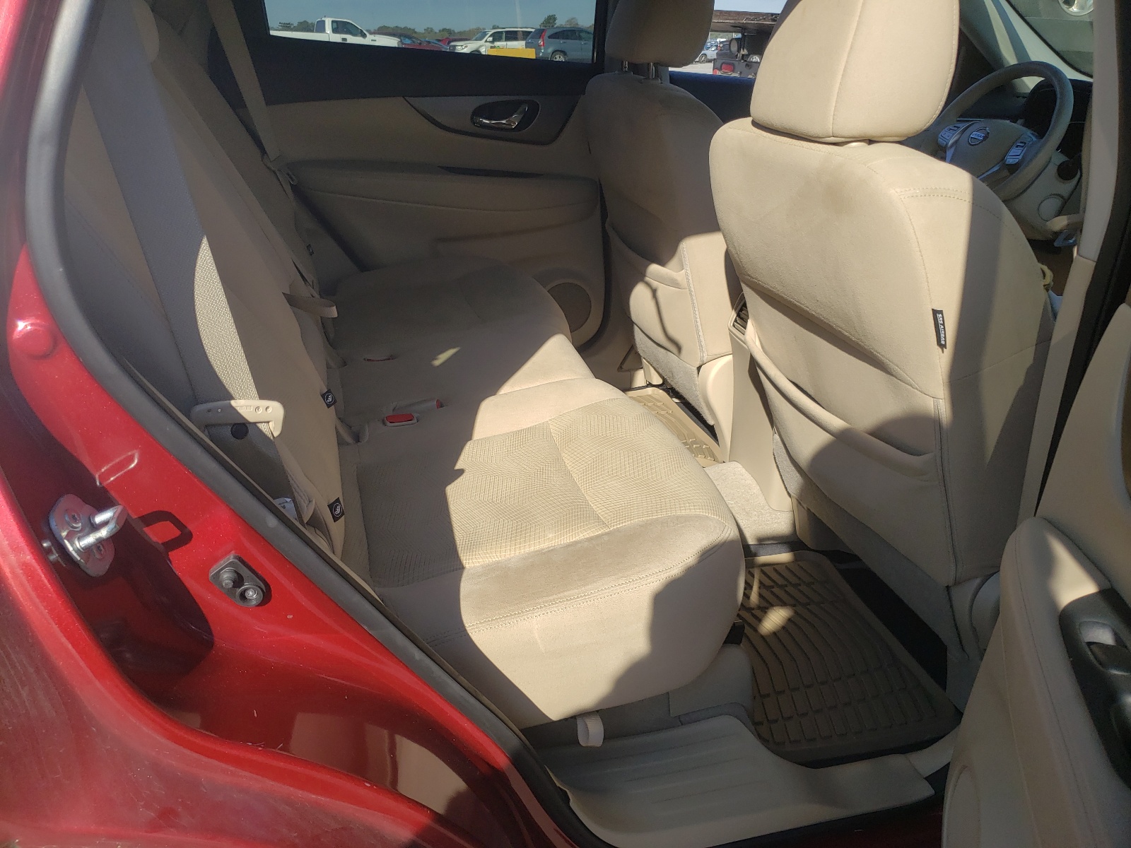 Photo 6 from auction – 2015 NISSAN ROGUE S with VIN 5N1AT2MK0FC926758