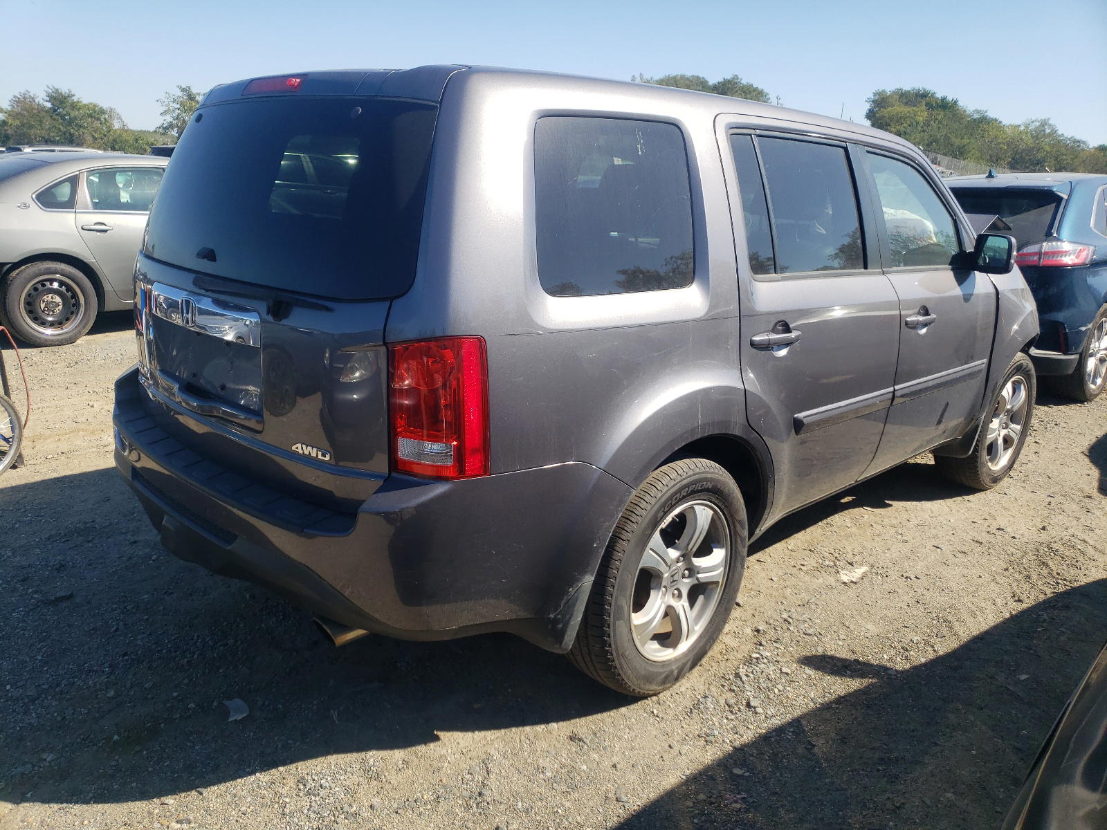 Photo 4 from auction – 2015 HONDA PILOT EXL with VIN 5FNYF4H50FB023717