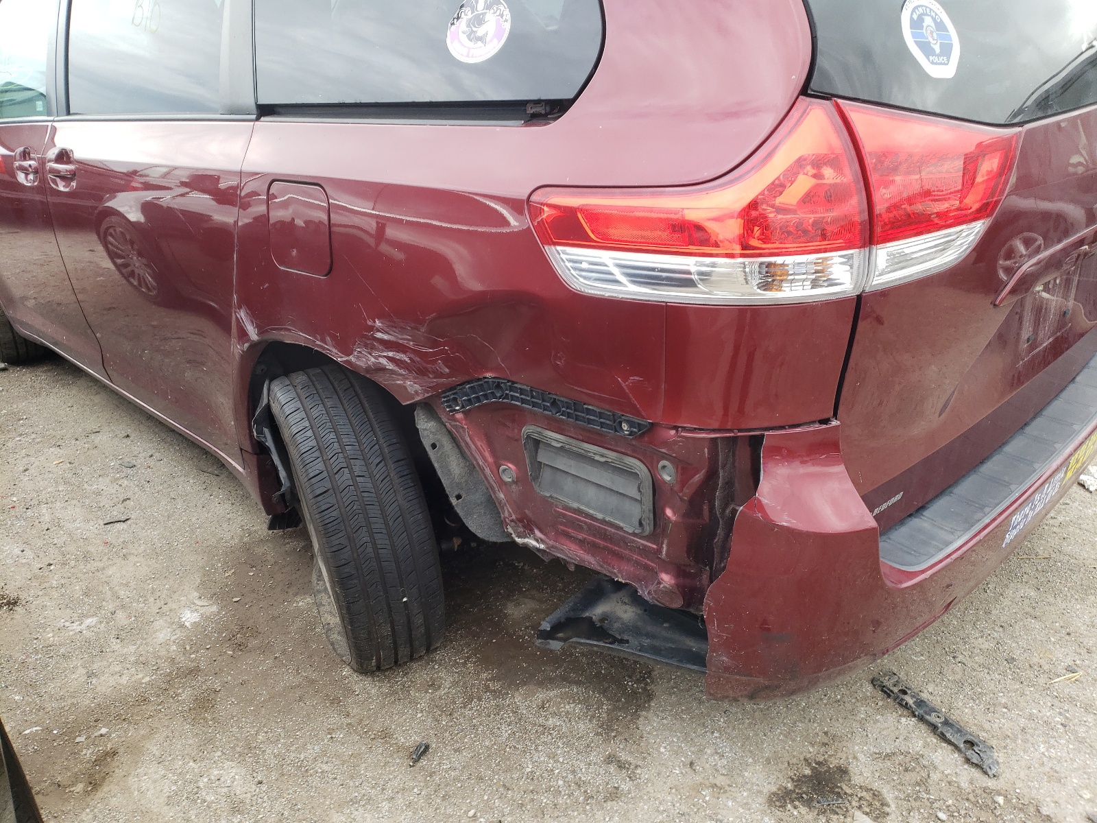 Photo 9 from auction – 2014 TOYOTA SIENNA LE with VIN 5TDKK3DC2ES406505