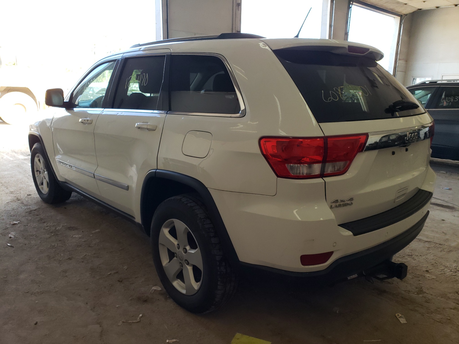 Photo 3 from auction – 2013 JEEP GRAND CHER with VIN 1C4RJFAGXDC513439