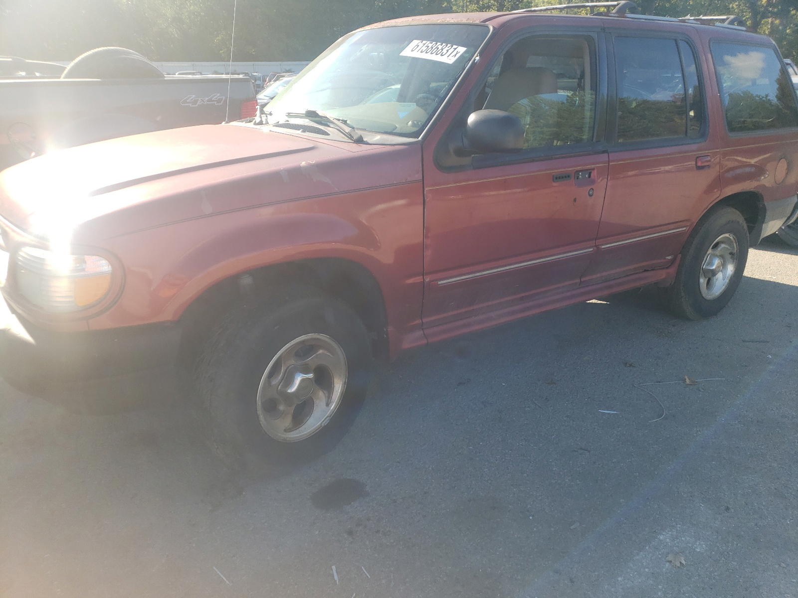 Photo 2 from auction – 2000 FORD EXPLORER X with VIN 1FMZU73E8YUB63801