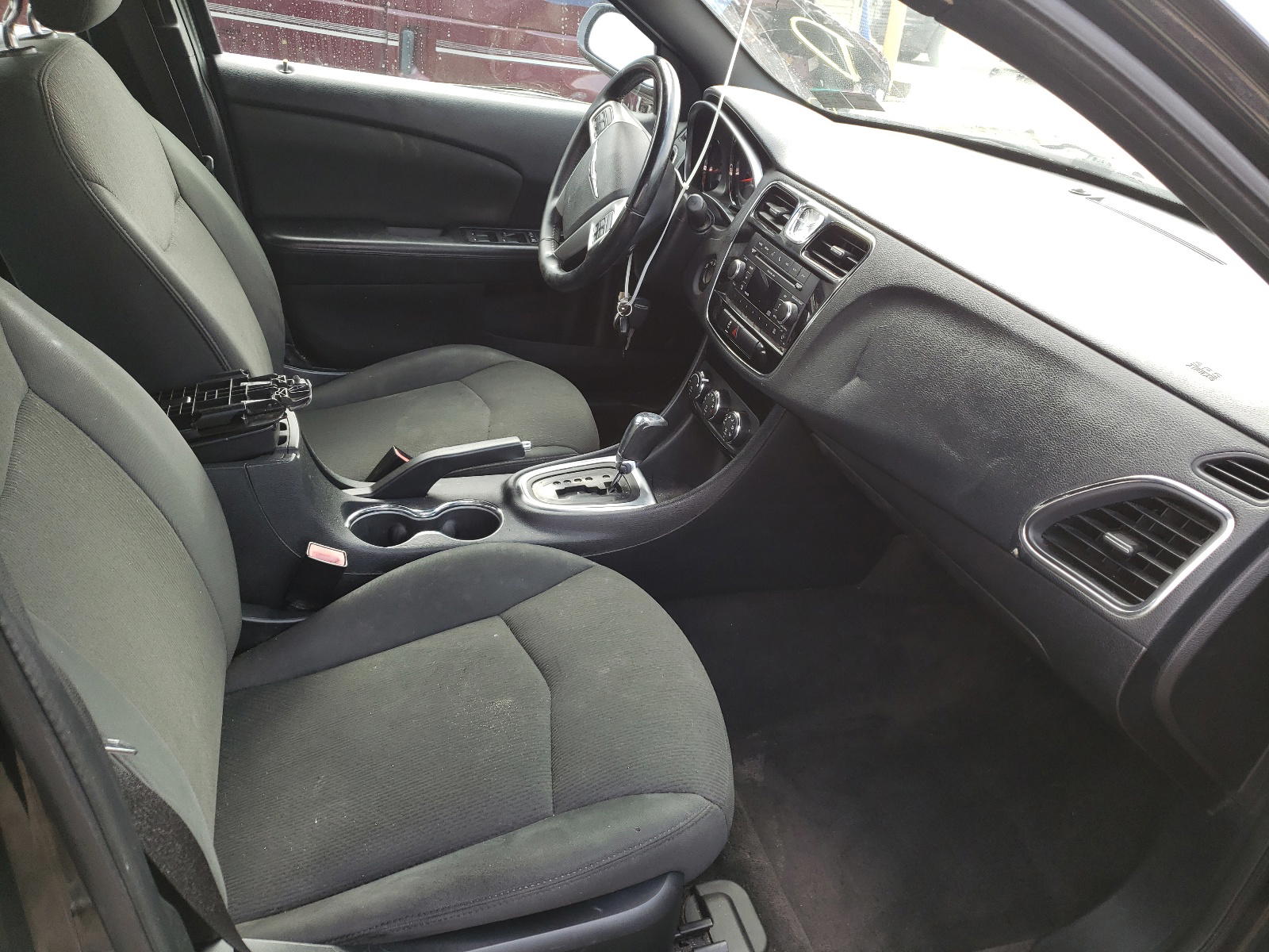 Photo 5 from auction – 2011 CHRYSLER 200 TOURIN with VIN 1C3BC1FB2BN611656
