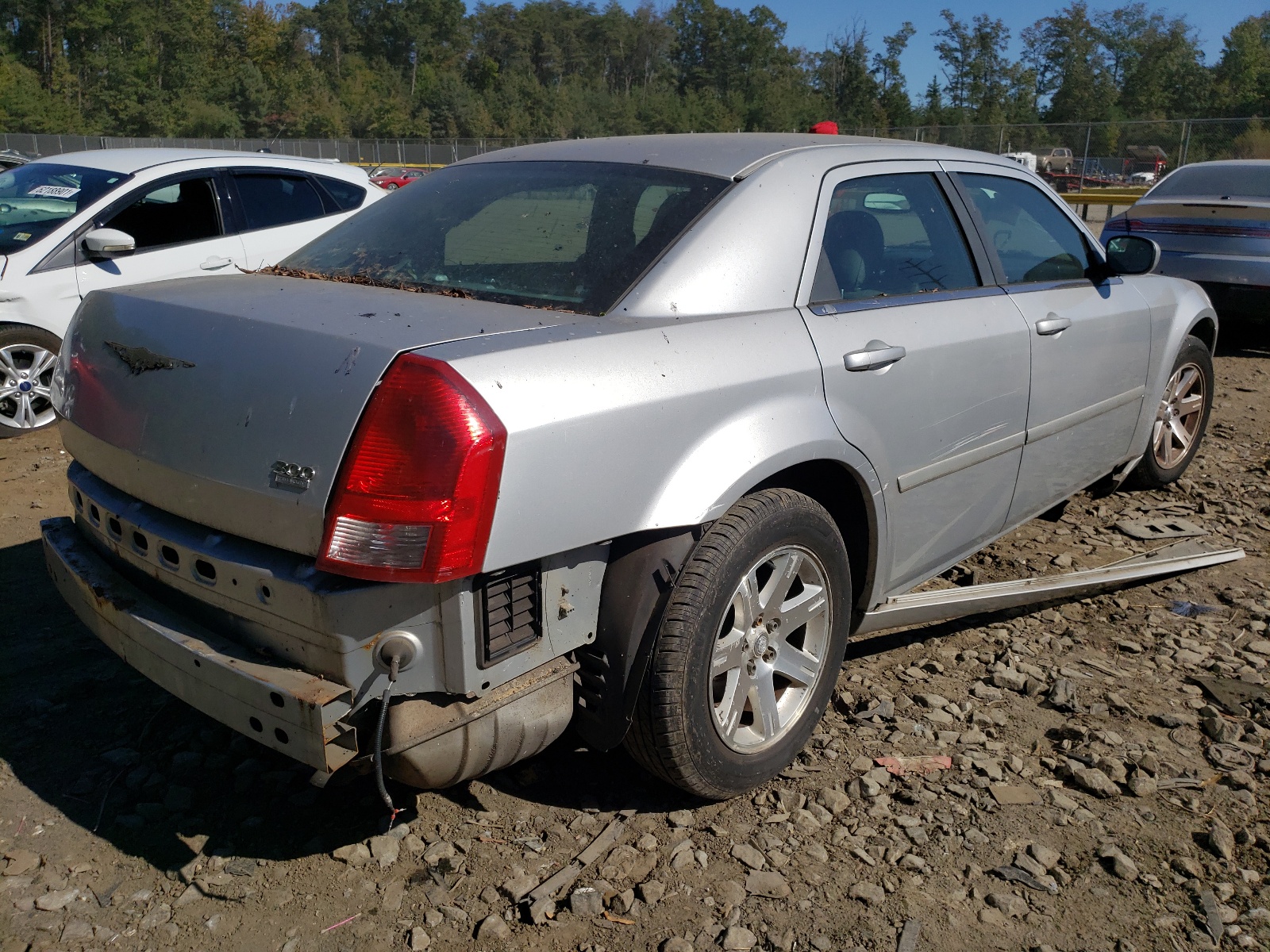 Photo 4 from auction – 2005 CHRYSLER 300 TOURIN with VIN 2C3JA53G85H690966