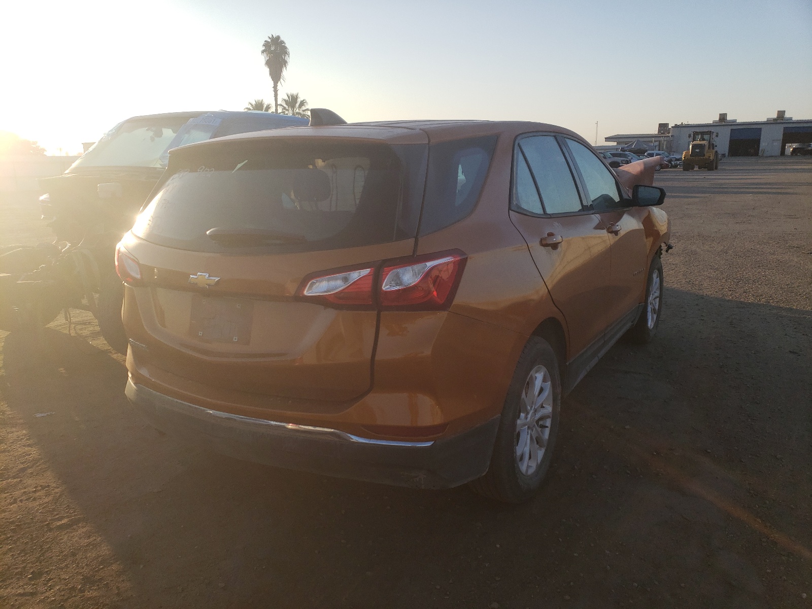 Photo 4 from auction – 2018 CHEVROLET EQUINOX LS with VIN 2GNAXHEV2J6304045