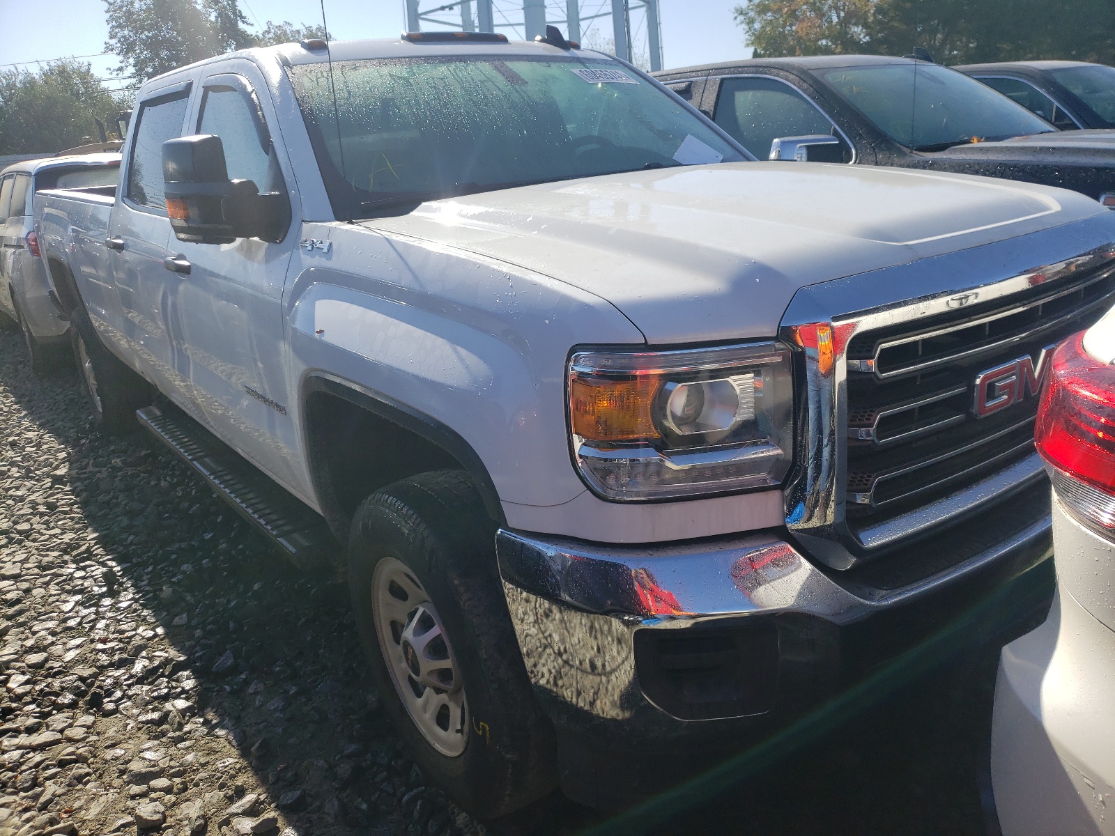 GMC SIERRA K25 2017 with VIN 1GT12REG1HF105065 - Photo from auction