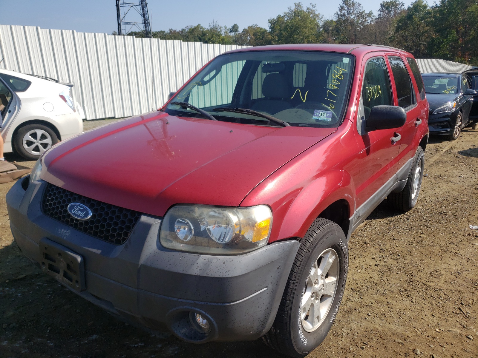 Photo 2 from auction – 2006 FORD ESCAPE XLT with VIN 1FMYU93116KD17696