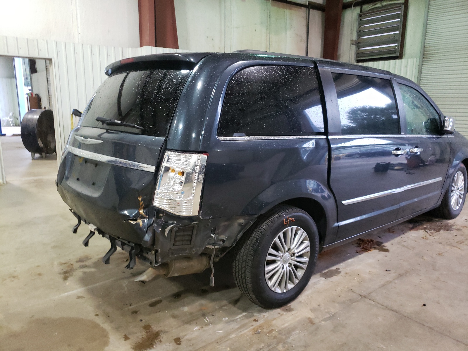 Photo 9 from auction – 2013 CHRYSLER TOWN & COU with VIN 2C4RC1CG9DR708546