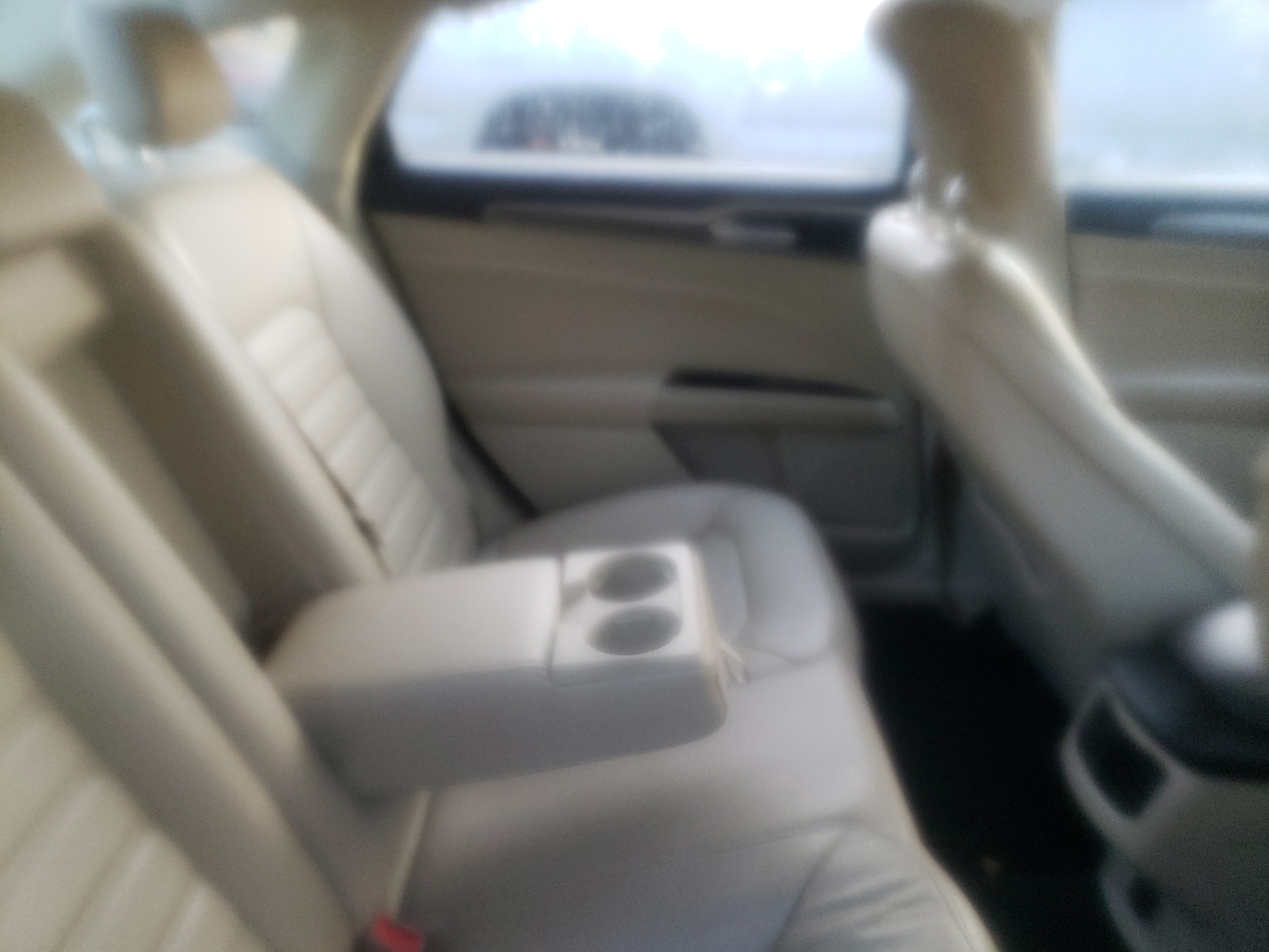 Photo 6 from auction – 2014 FORD FUSION SE with VIN 3FA6P0HD2ER118142