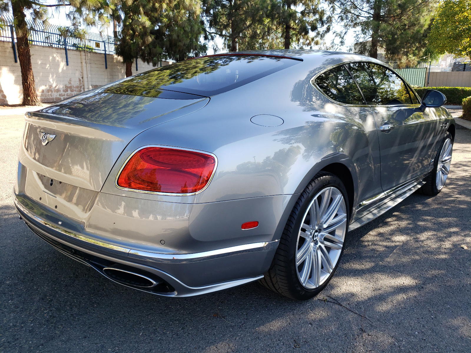 Photo 4 from auction – 2017 BENTLEY CONTINENTA with VIN SCBFY7ZA2HC060057