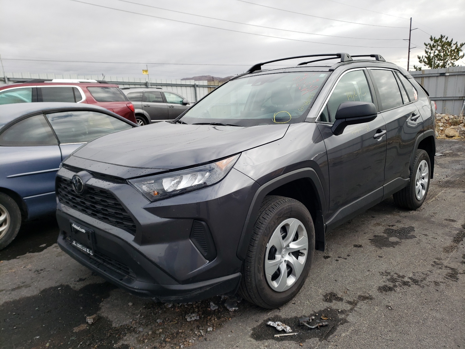 Photo 2 from auction – 2021 TOYOTA RAV4 LE with VIN 2T3F1RFV9MC152473