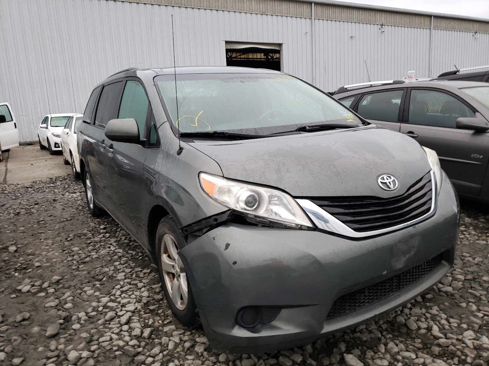 Photo 1 from auction – 2014 TOYOTA SIENNA LE with VIN 5TDKK3DC0ES422072