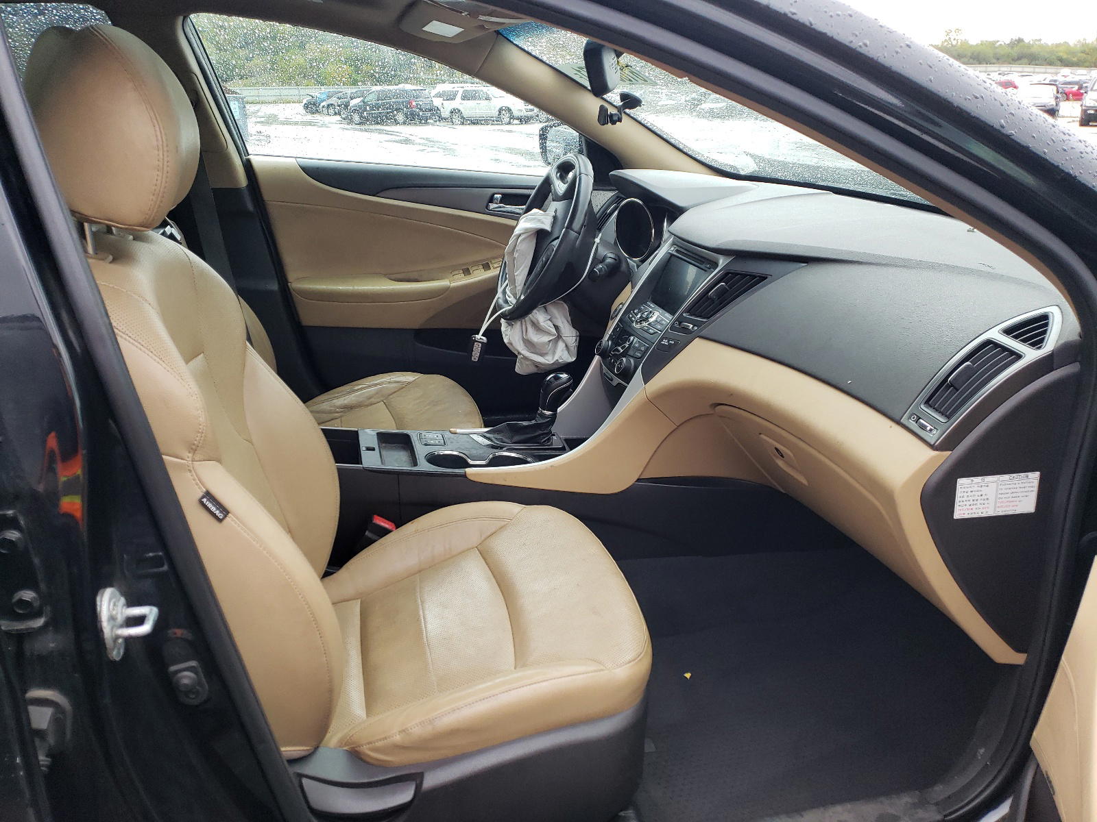 Photo 5 from auction – 2011 HYUNDAI SONATA GL with VIN KMHEC4A41BA011135