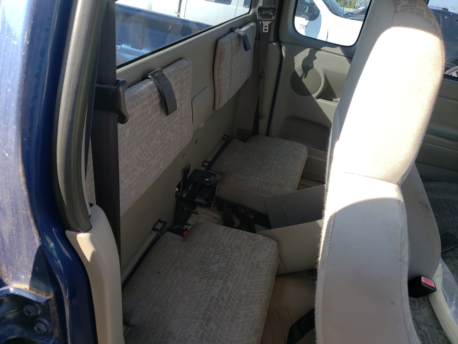 Photo 6 from auction – 2005 CHEVROLET COLORADO with VIN 1GCCS196858246369
