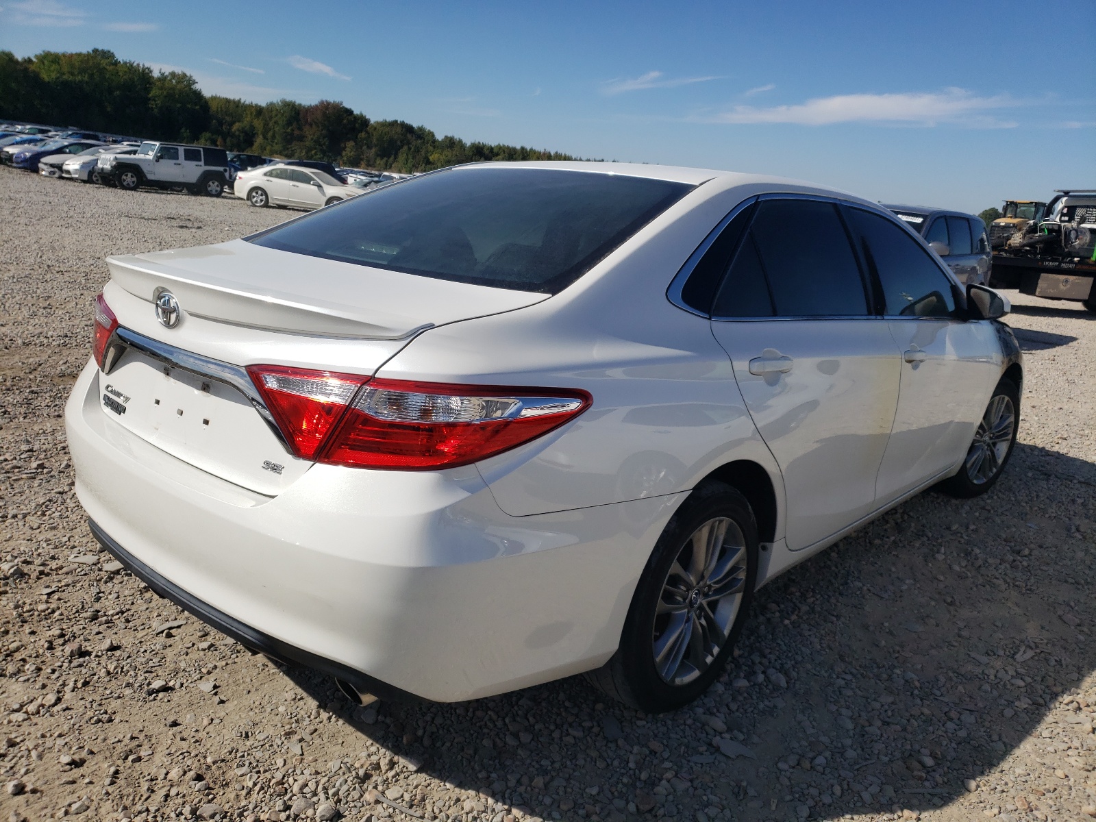 Photo 4 from auction – 2015 TOYOTA CAMRY LE with VIN 4T1BF1FK6FU073683