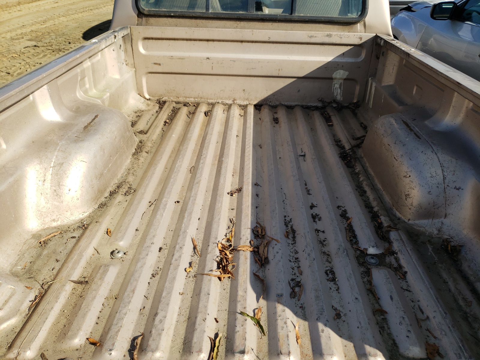 Photo 6 from auction – 1994 FORD RANGER with VIN 1FTCR10A1RTA10629