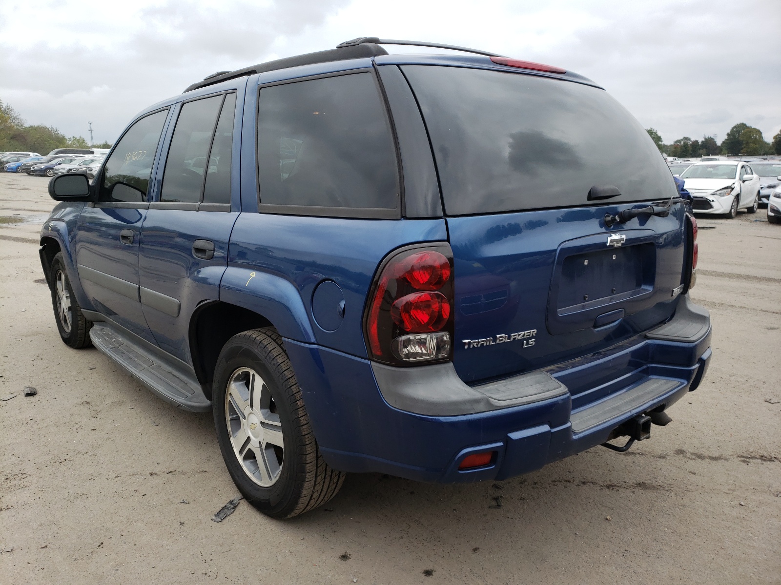 Photo 3 from auction – 2005 CHEVROLET TRAILBLAZE with VIN 1GNDT13S952300621