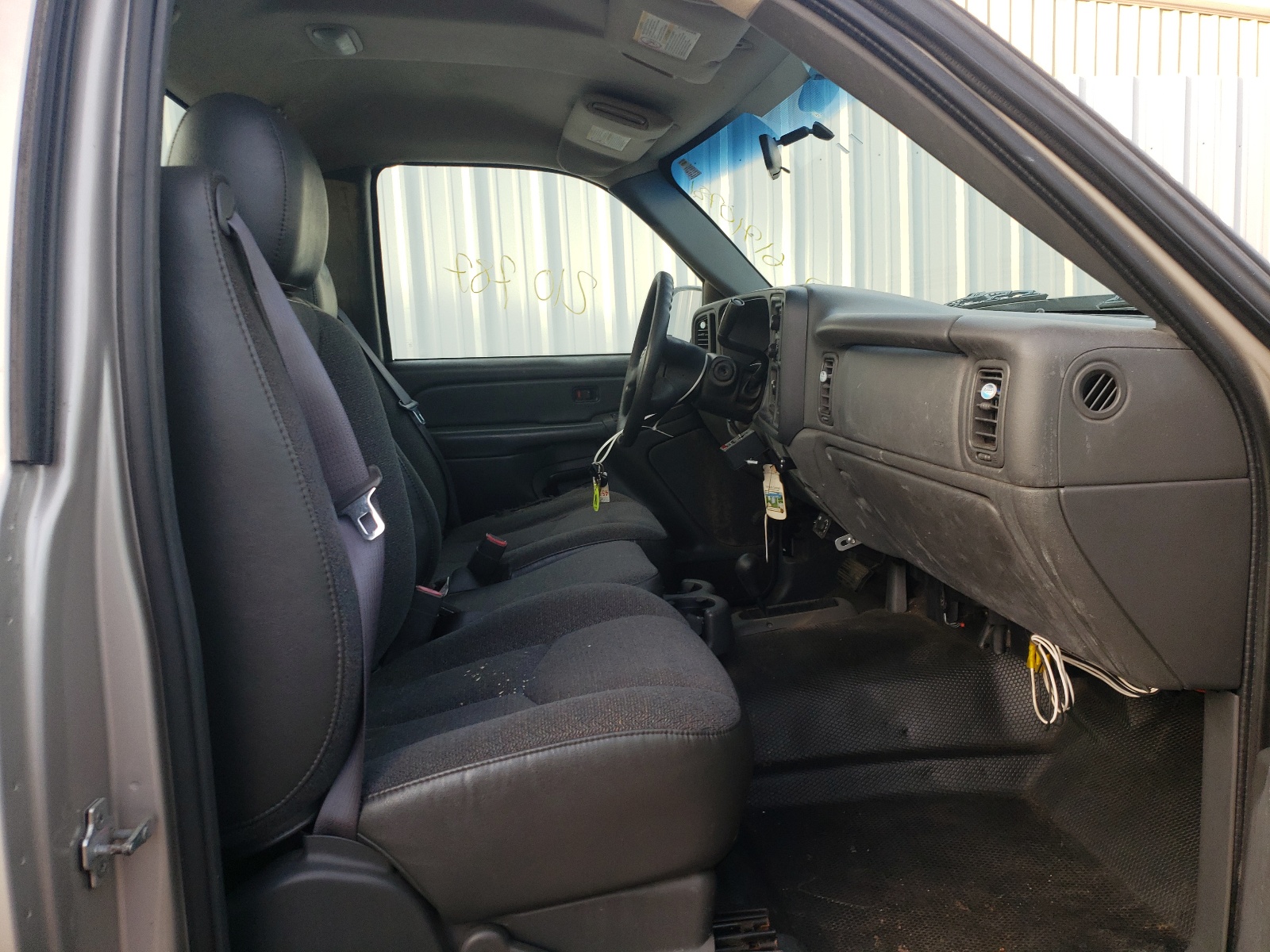 Photo 5 from auction – 2005 CHEVROLET SILVERADO with VIN 1GCHK24U15E177494