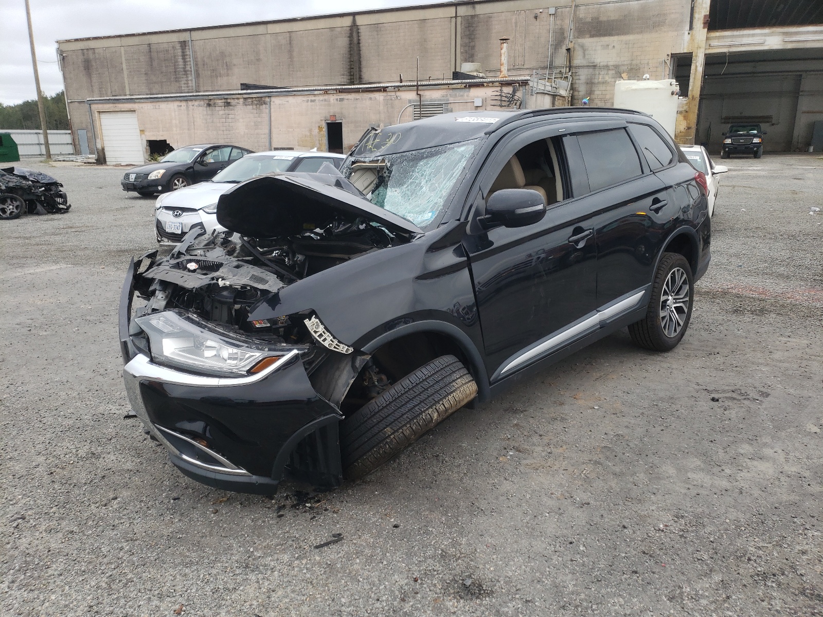 Zdjęcie 2 z aukcji – 2016 MITSUBISHI OUTLANDER z VIN JA4AZ3A33GZ010414