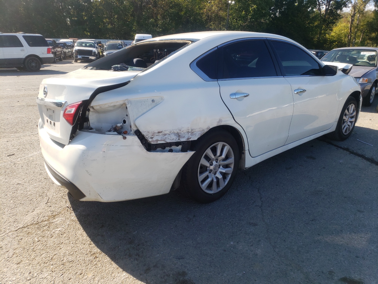 Photo 4 from auction – 2017 NISSAN ALTIMA 2.5 with VIN 1N4AL3AP2HN350064