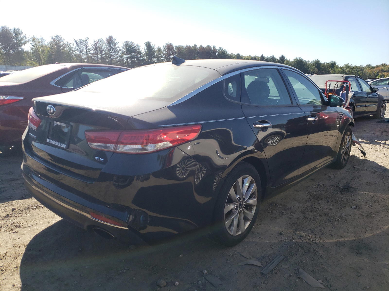 Photo 4 from auction – 2016 KIA OPTIMA EX with VIN 5XXGU4L30GG053872